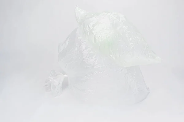 Bolsas Celofán Vacías Arrugadas Plástico Inflado Transparente Sobre Fondo Blanco —  Fotos de Stock