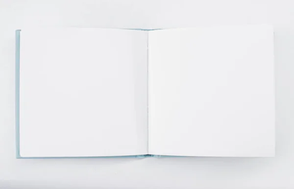 Pequeño Cuaderno Abierto Cuadrado Desplegable Libro Con Páginas Blancas Blanco — Foto de Stock