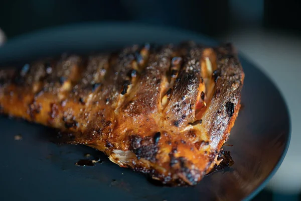 Muy Apetitoso Delicioso Rabo Salmón Cocido Plato Oscuro Recetas Para — Foto de Stock