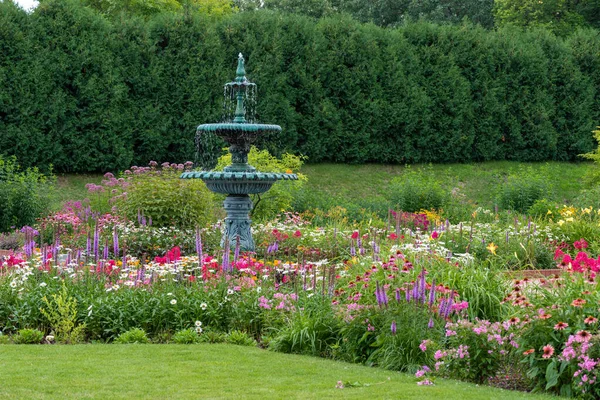 Fontána Květiny Clemens Gardens Cloud Minnesota — Stock fotografie