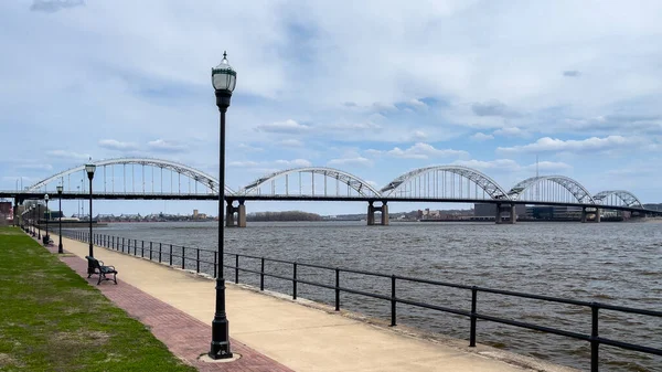 Centennial Bridge Davenport Attraversa Fiume Mississippi Davenport Iowa Rock Island — Foto Stock