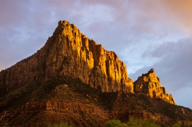 Gün batımında bekçisi
