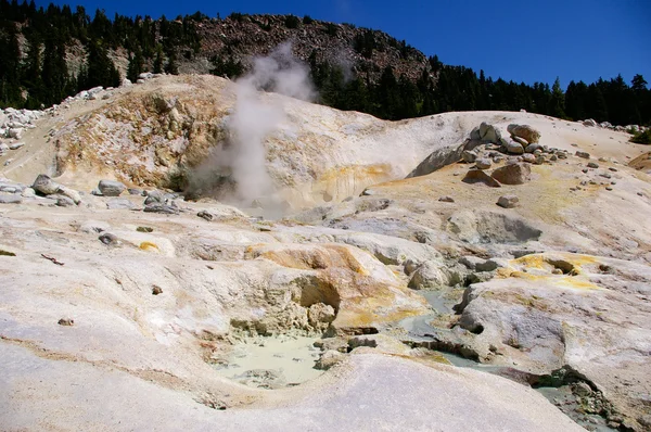 Característica térmica en el Parque Nacional Volcánico de Lassen — Foto de Stock