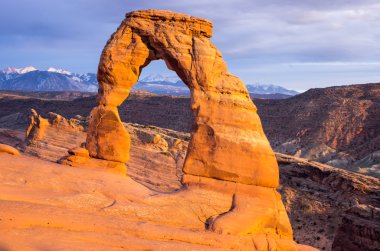 gün batımında hassas arch