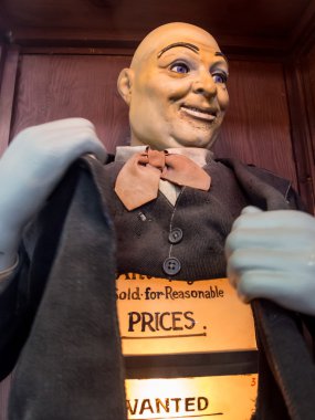 Bir kukla bir yenilik makine