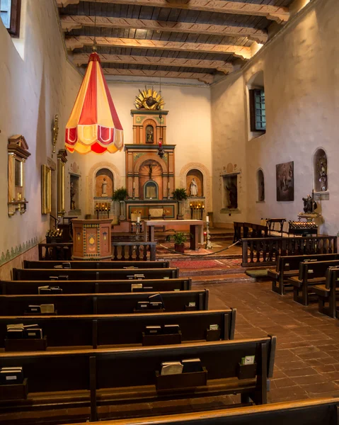 Área de culto en la Misión San Diego de Alcalá — Foto de Stock