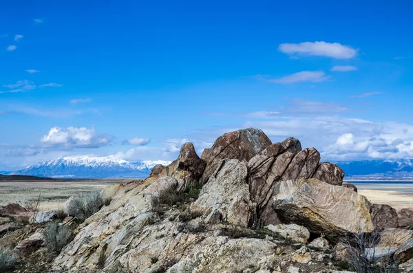 Montañas y rocas en la isla de Antelope — Foto de Stock