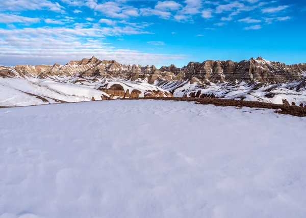 Άγριες κορφές της Badlands το χειμώνα — Φωτογραφία Αρχείου