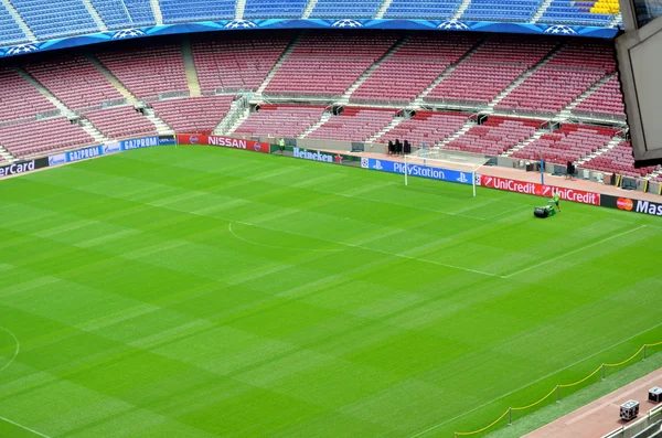 前巴塞罗那足球俱乐部的一场重要的比赛在巴塞罗那诺坎普的视图 — 图库照片