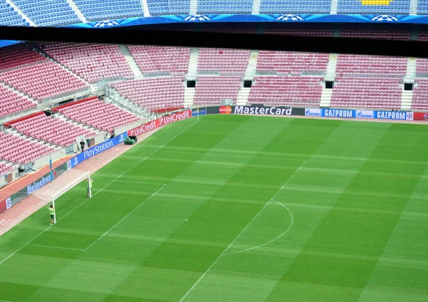 前巴塞罗那足球俱乐部的一场重要的比赛在巴塞罗那诺坎普的视图 — 图库照片