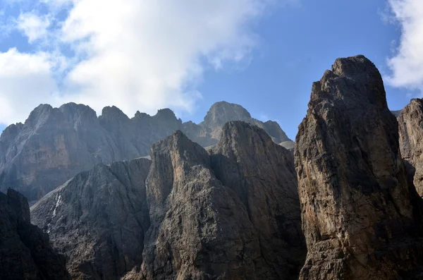 Gardena Pass in de bergen van de Dolomieten unesco — Stockfoto