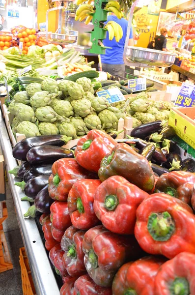 Mercado das frutas e produtos hortícolas — Fotografia de Stock