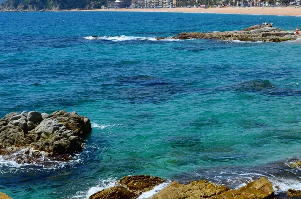 Turquoise sea rocks — Stock Photo, Image