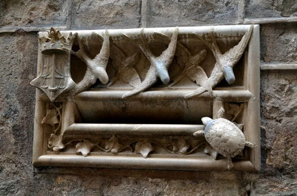 カサ ・ デ ・ l'Ardiaca バルセロナで驚くべき中世のメールボックス — ストック写真