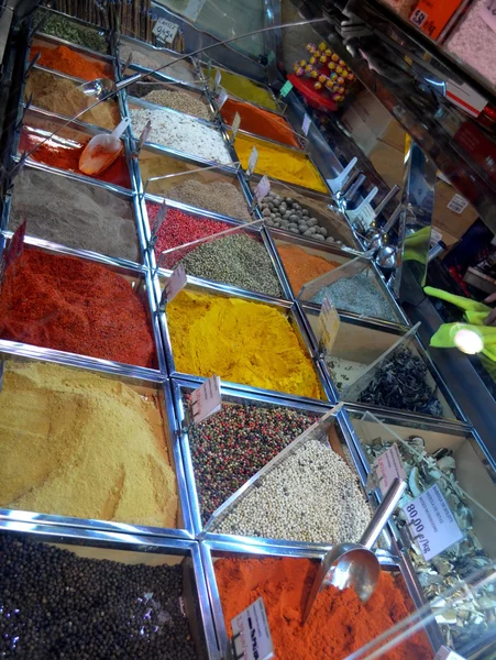 Provence Épices mélangées dans un marché espagnol — Photo