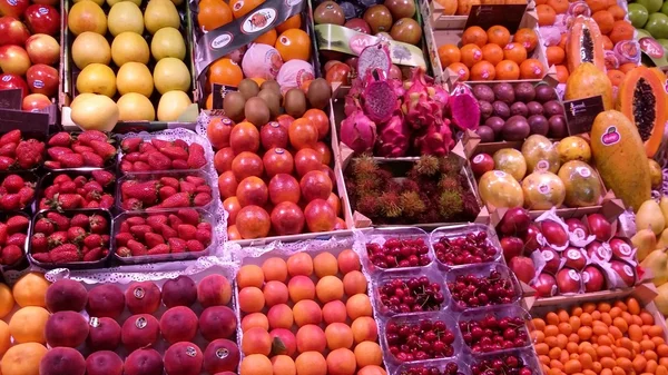 Colorful Vegetables And Fruits At Farmer's Market — Stock Photo, Image