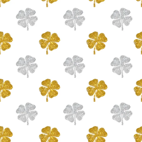 금색과 은색 반짝이의 추상 네 잎 클로버의 완벽 한 패턴 — 스톡 사진