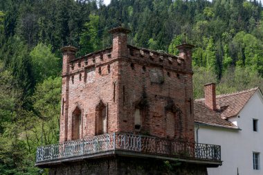 Yüksek fırın giyerek