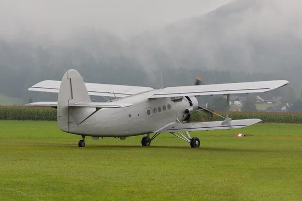Çift katlı - Model çift kanatlı - uçak — Stok fotoğraf