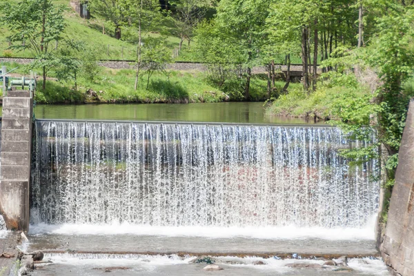 Waterfall - water - river - barrage — Stock Photo, Image