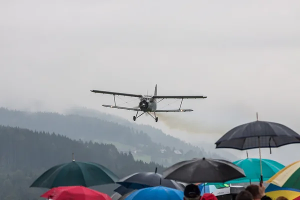 Double pont - biplan modèle - avion — Photo