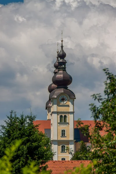 Kościół - wieża — Zdjęcie stockowe