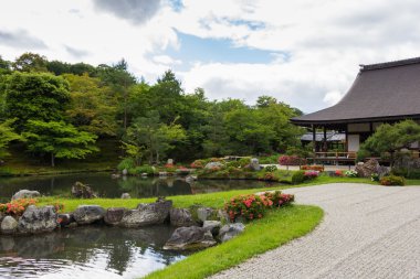 Havuzun Tenryu-ji Tapınağı: kyoto, Japan