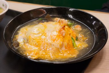 Et ve sebze ile çorba şehriye