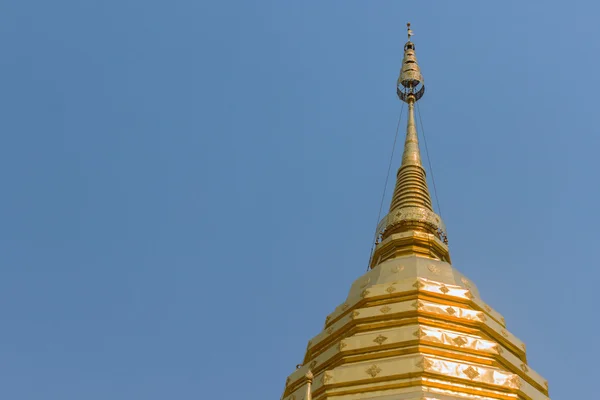 Doi Suthep złota pagoda — Zdjęcie stockowe