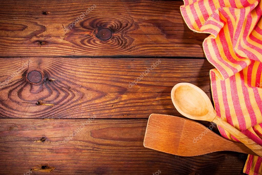 Accesorios de cocina en superficie de madera. Fondo alimenticio