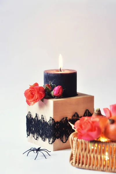 Herbststilleben Mit Einer Kerze Auf Hellgrauem Hintergrund Ästhetik — Stockfoto
