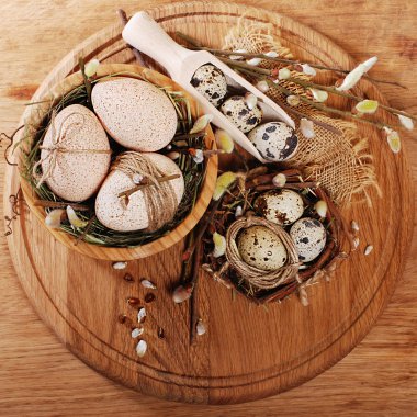 Yumurtalı Paskalya kompozisyonu