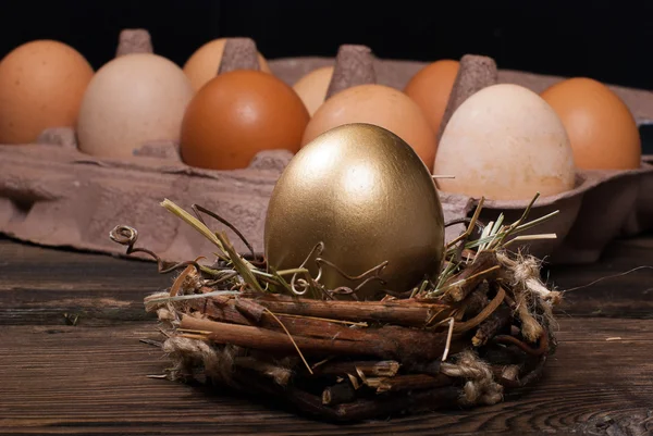 Osterkomposition mit Eiern — Stockfoto