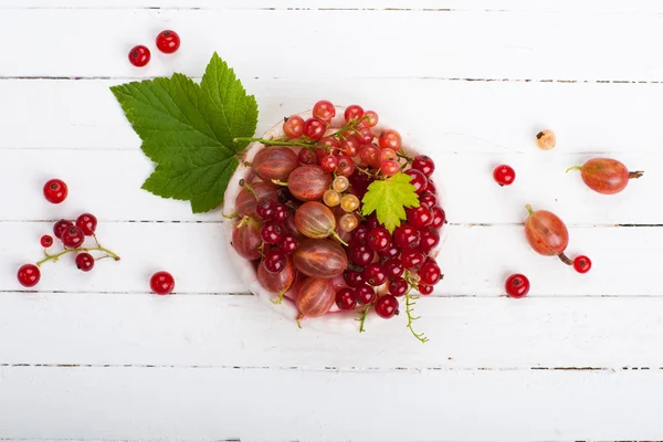 Cake with berries. Healthy sweets background. — 图库照片