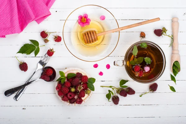 Kuchen mit Beeren. gesunde Süßigkeiten Hintergrund. — Stockfoto