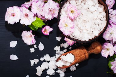 Spa konsept badem çiçekli