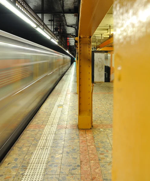 Offentlig telefon i New York City tunnelbanan — Stockfoto