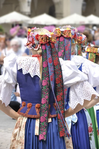 Tre Unga Kvinnor Traditionell Polsk Folkdräkt — Stockfoto