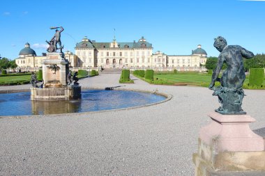Drottningholm Sarayı İsveç 'te bulunmaktadır.