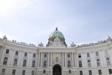 Viyana, Avusturya - 2 Eylül 2024: Hofburg Sarayı Michaelerplatz