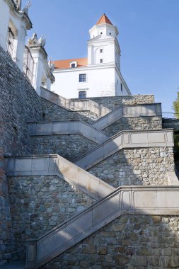 Bratislava, Slovakya - 9 Eylül 2024: Bratislava Kalesi. Bratislavsky hrad.