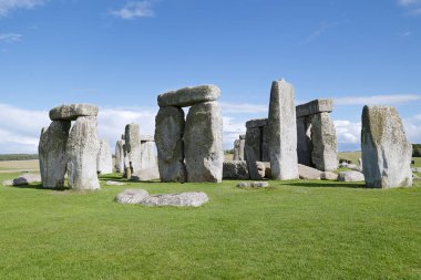 İngiltere, Wiltshire 'daki Salisbury Ovası' ndaki Stonehenge anıtı manzarası