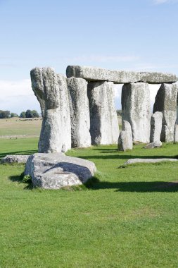 İngiltere, Wiltshire 'daki Salisbury Ovası' ndaki Stonehenge anıtı manzarası