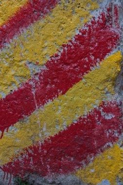  Acil durum kırmızı ve sarı işaretli beton blok