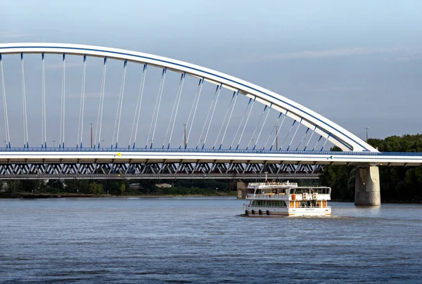 Pont Apollo Danube Bateau Croisière Bratislava Slovaquie — Photo