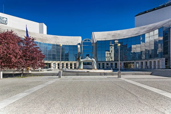 Slovakya Ulusal Tiyatrosu; Yeni Modern Tiyatro; Bratislava; Slovakya.