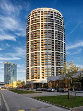 Mlynske nivy 2, modern bina, Nivy kulesi, Bratislava, Slovakya.