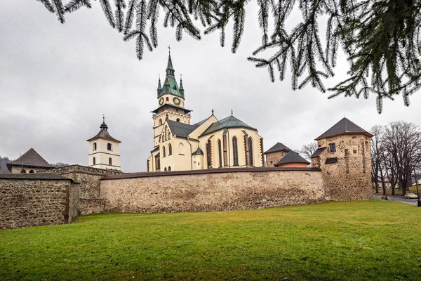 Kremnica Kerk Van Catherine Kasteel Plein Centrum Van Stad Slowakije — Stockfoto