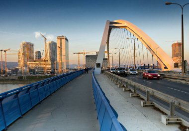 Tuna Nehri üzerindeki Apollo Köprüsü, Bratislava, Slovakya.