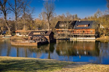 Kolarovo 'daki ahşap su değirmeni, Vah nehri, Slovakya.